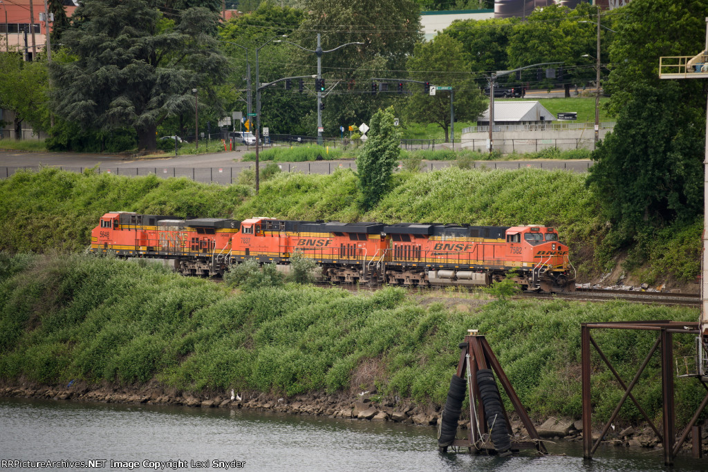 BNSF 7582, 7837, & 5648